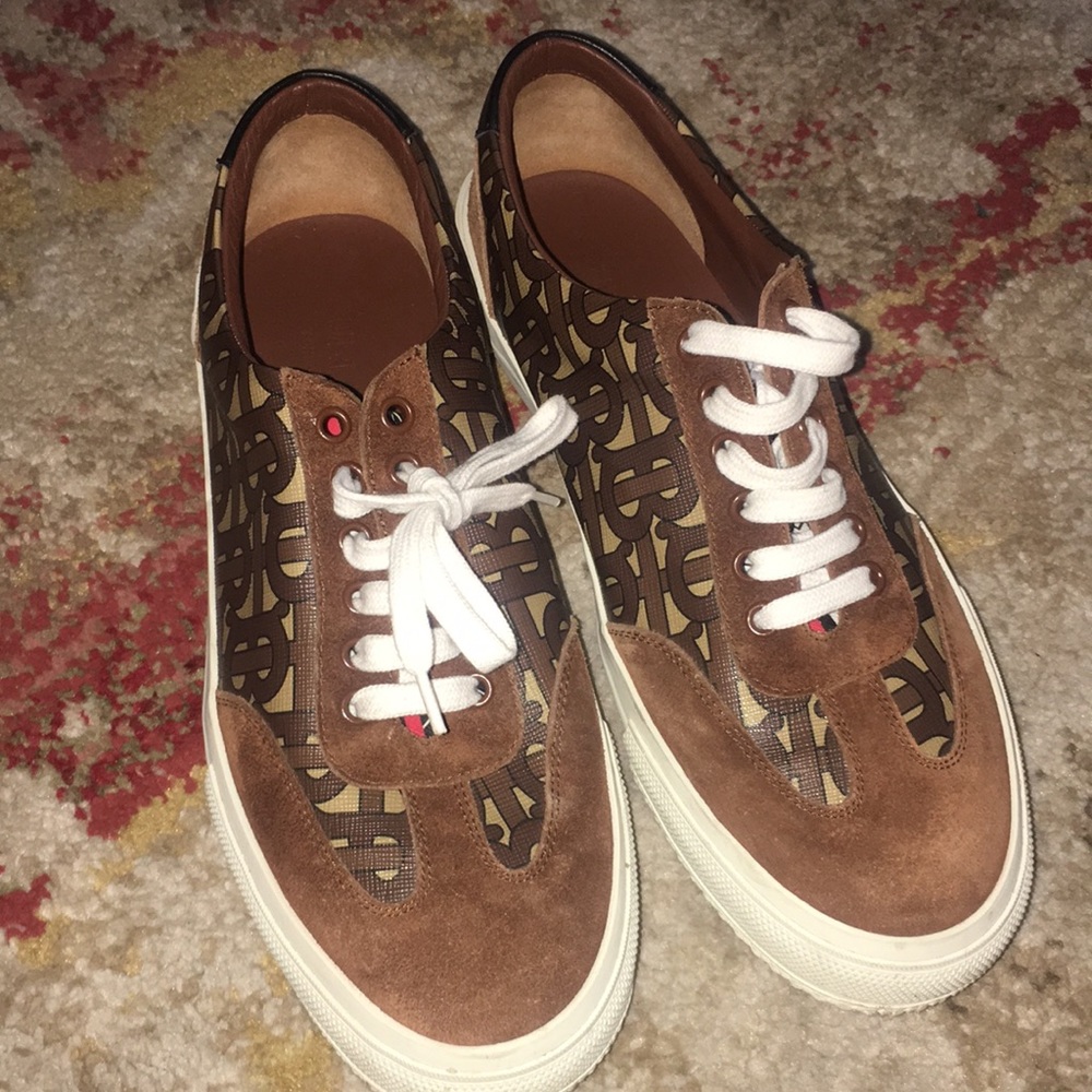 Burberry designer shoes - Picture 2 of 5